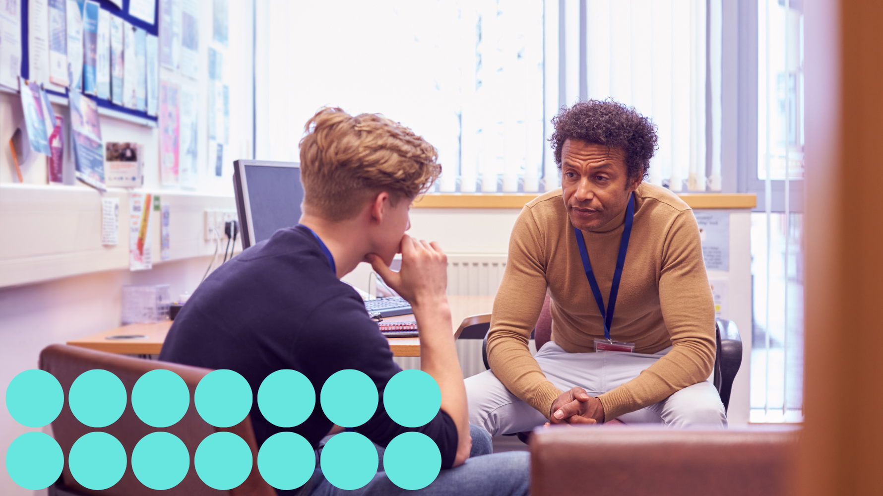 Advisor listening to a student during a one-on-one counselling session.